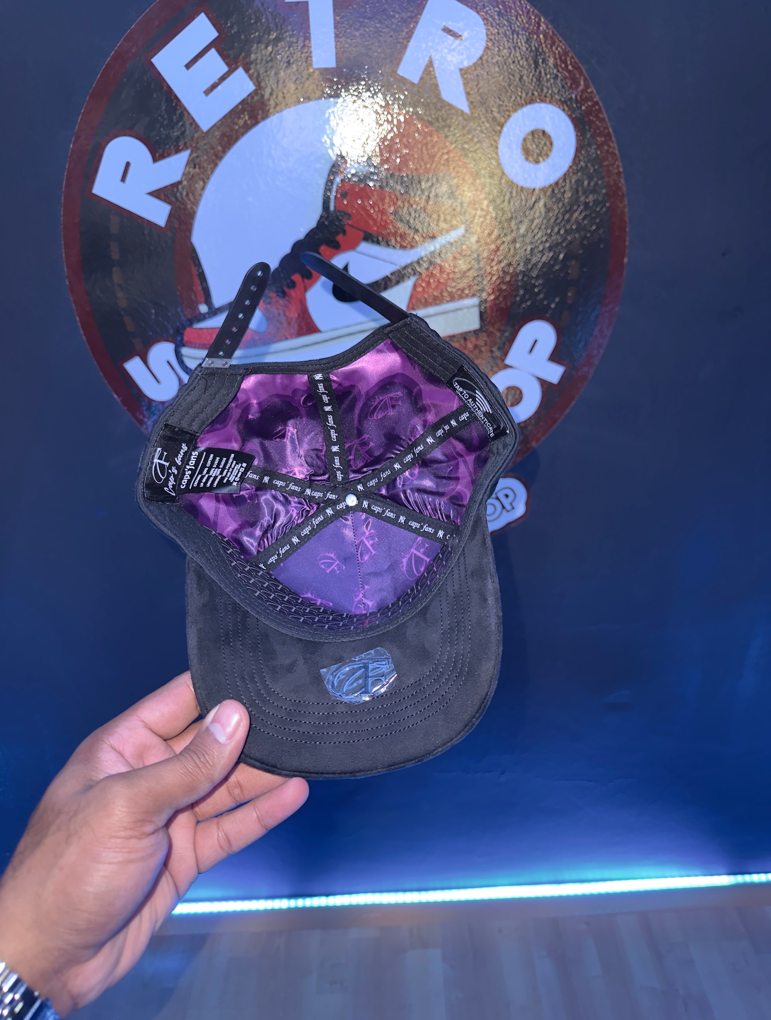- YANKEE CAPS 💜🖤