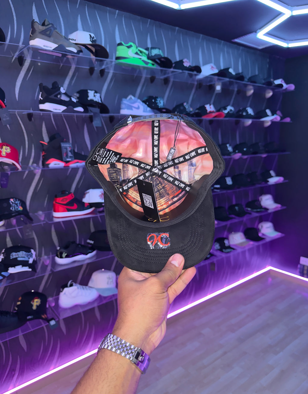 - VQZ CAPS “YANKEE ❤️🖤