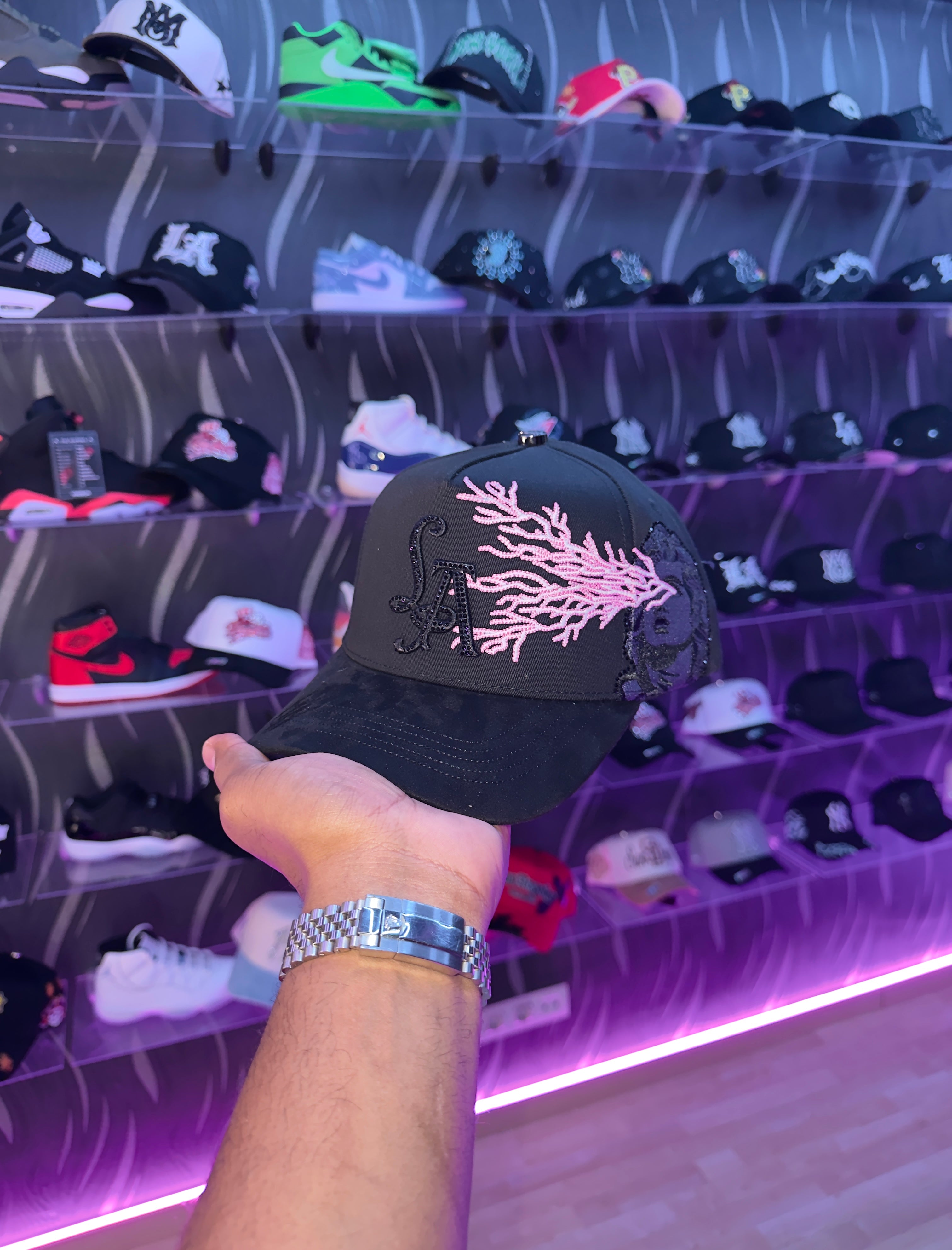 - CAPS “ LA BLACK PINK 🖤💓”