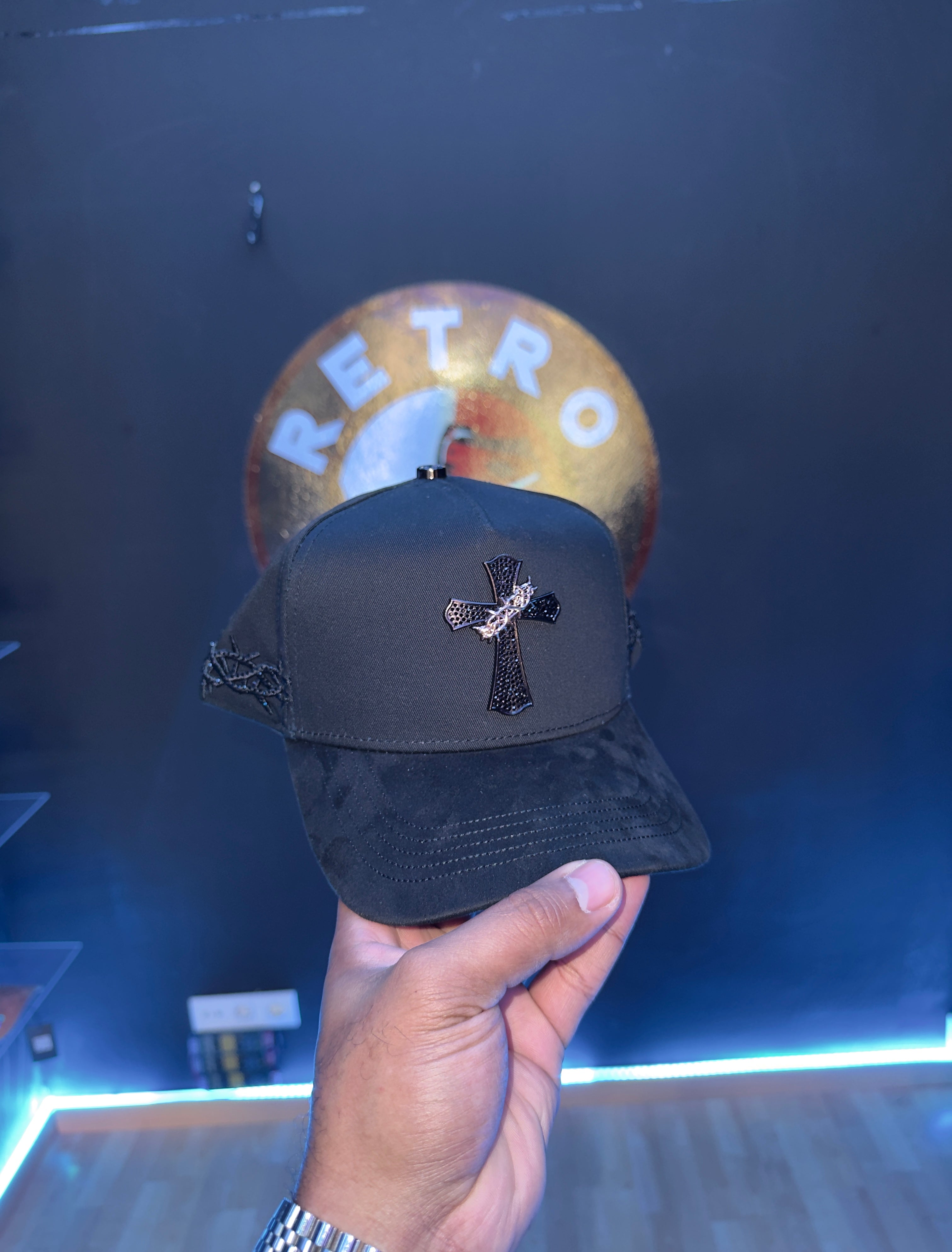 - CRUZ ✝️ CAPS 🖤
