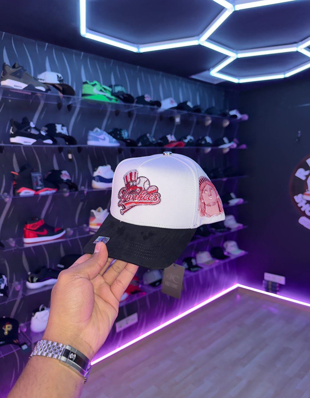 - VQZ CAPS “YANKEE WHITE ⚪️❤️”