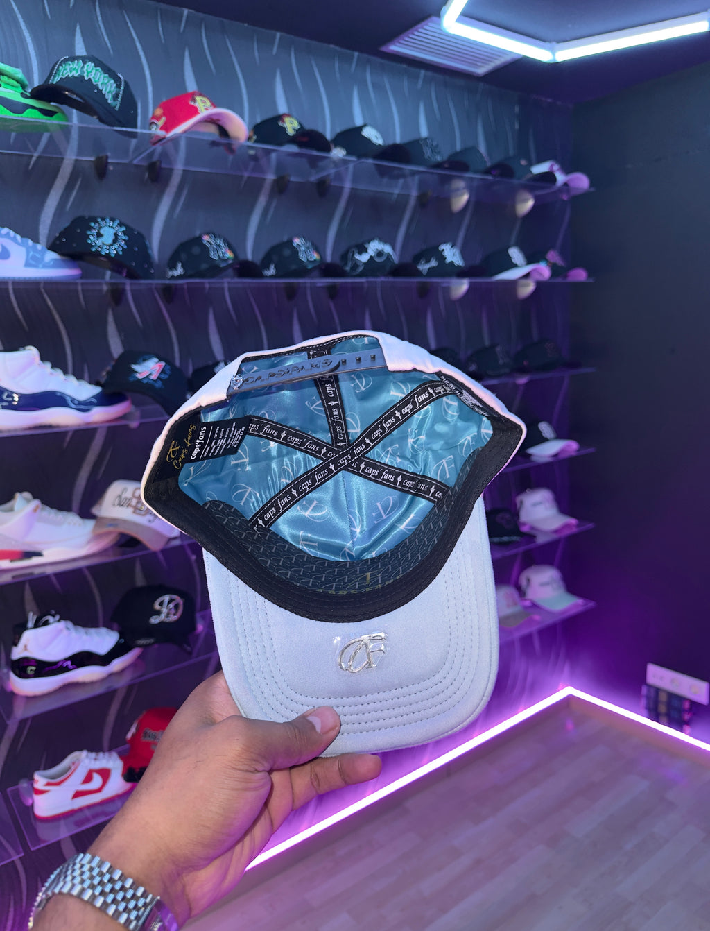 - CAPS “ YANKEE WHITE BLUE 🥶”