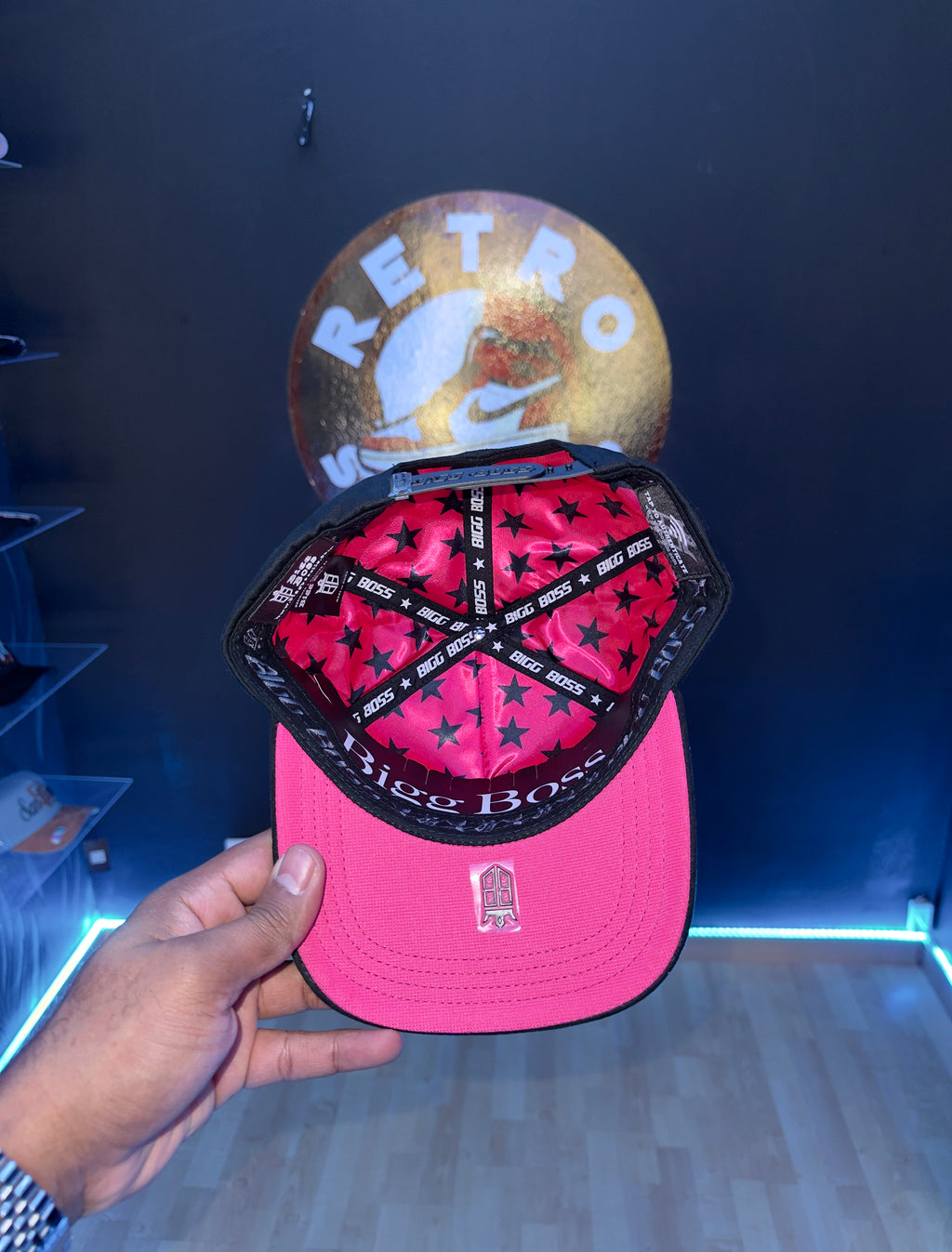 - BIGG BOSS CAPS 🩷🖤