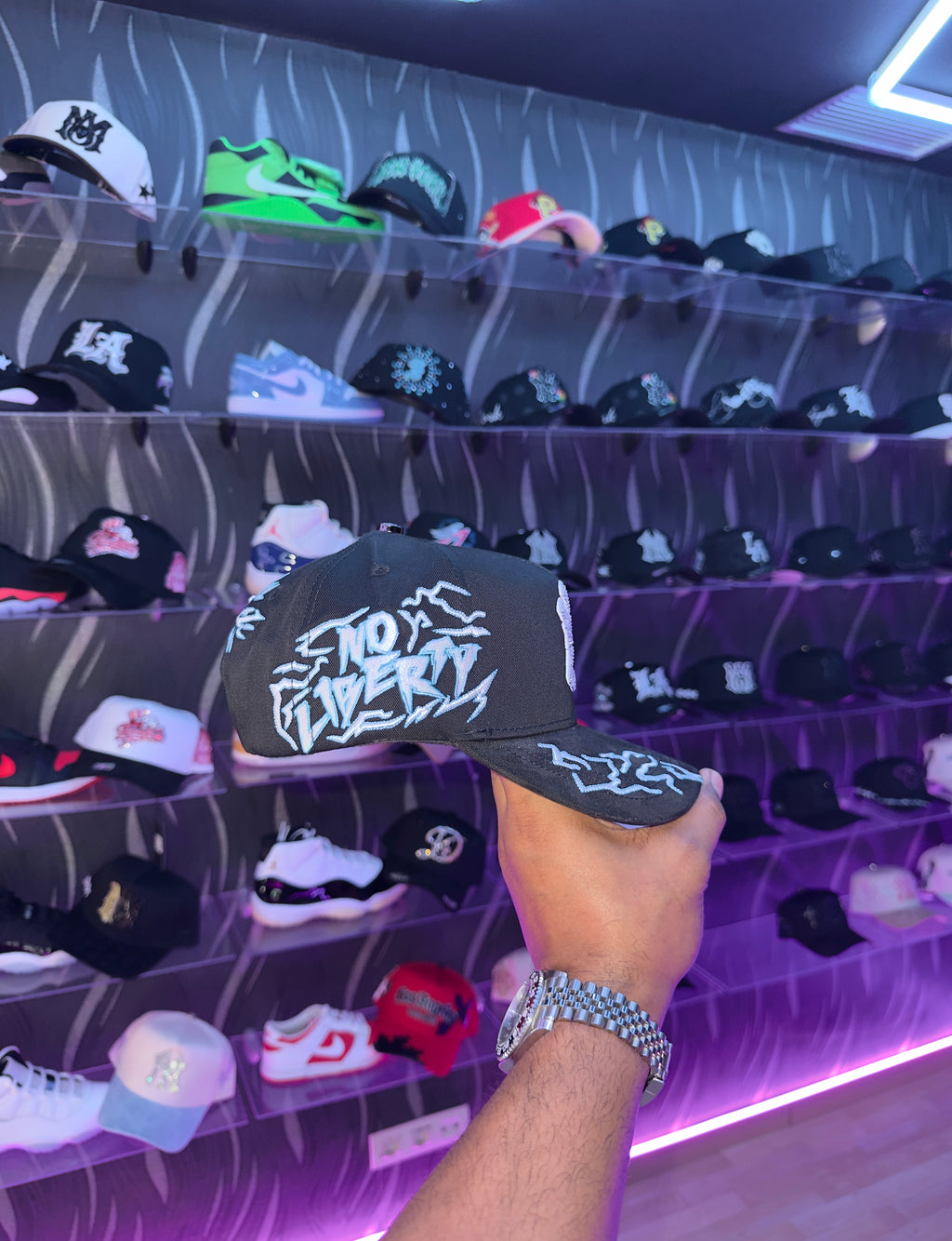 - CAPS “ YANKEE BLACK BLUE 🥶🖤”