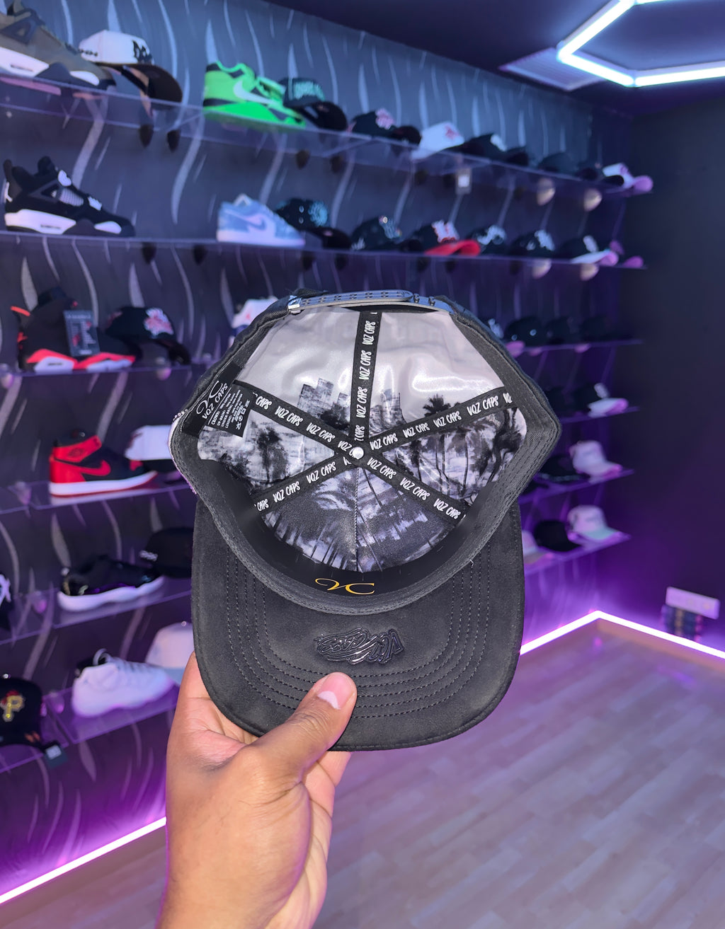 - VQZ CAPS “LA 🐼”