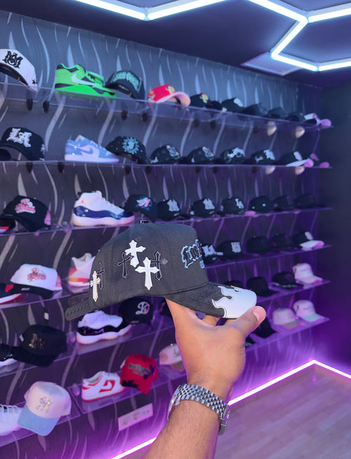 - CAPS “ LOS ANGELES CRUZ 🥶🖤”