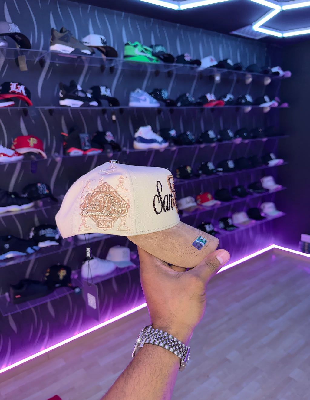 - VQZ CAPS “SAN DIEGO 🧸”
