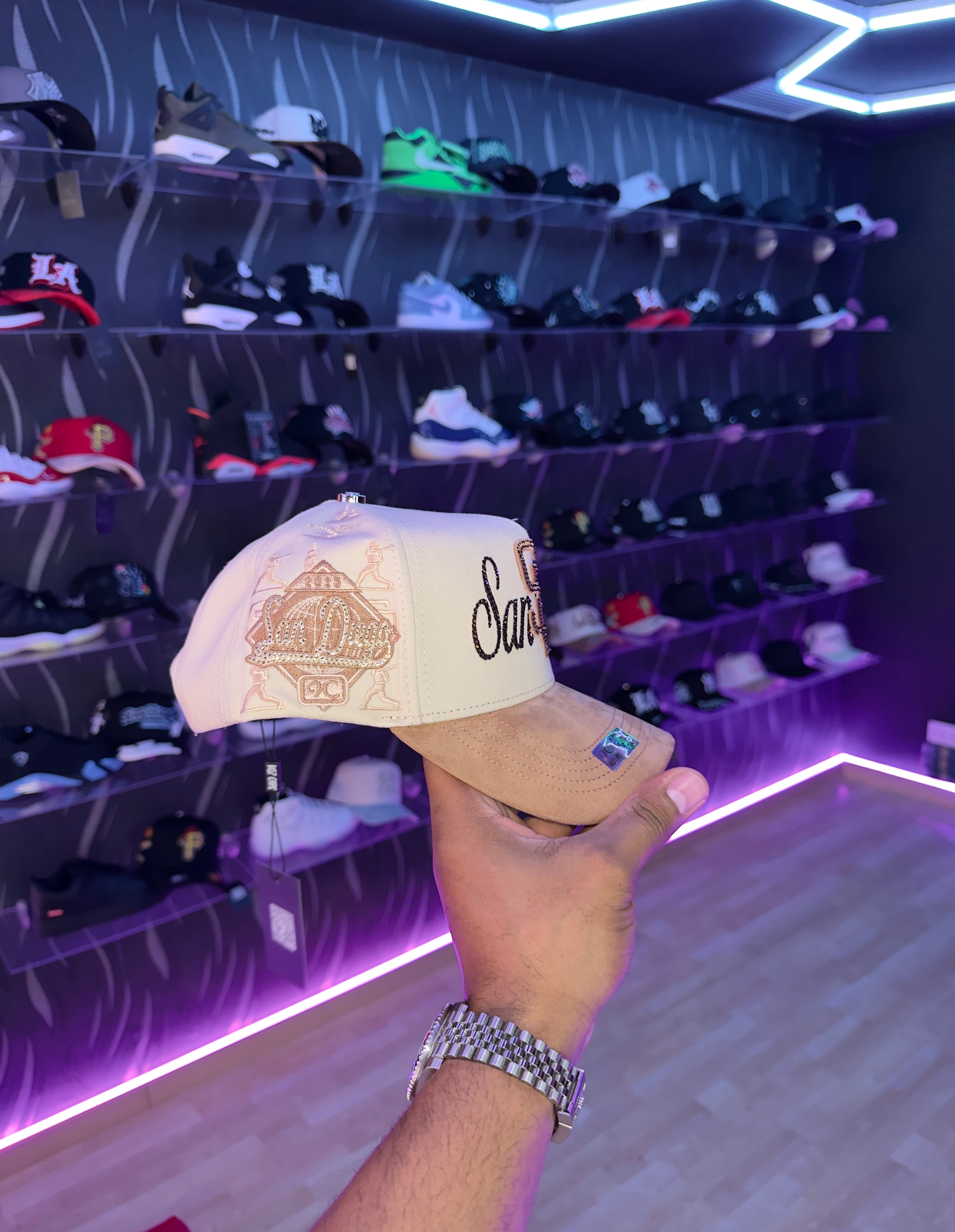 - VQZ CAPS “SAN DIEGO 🧸”