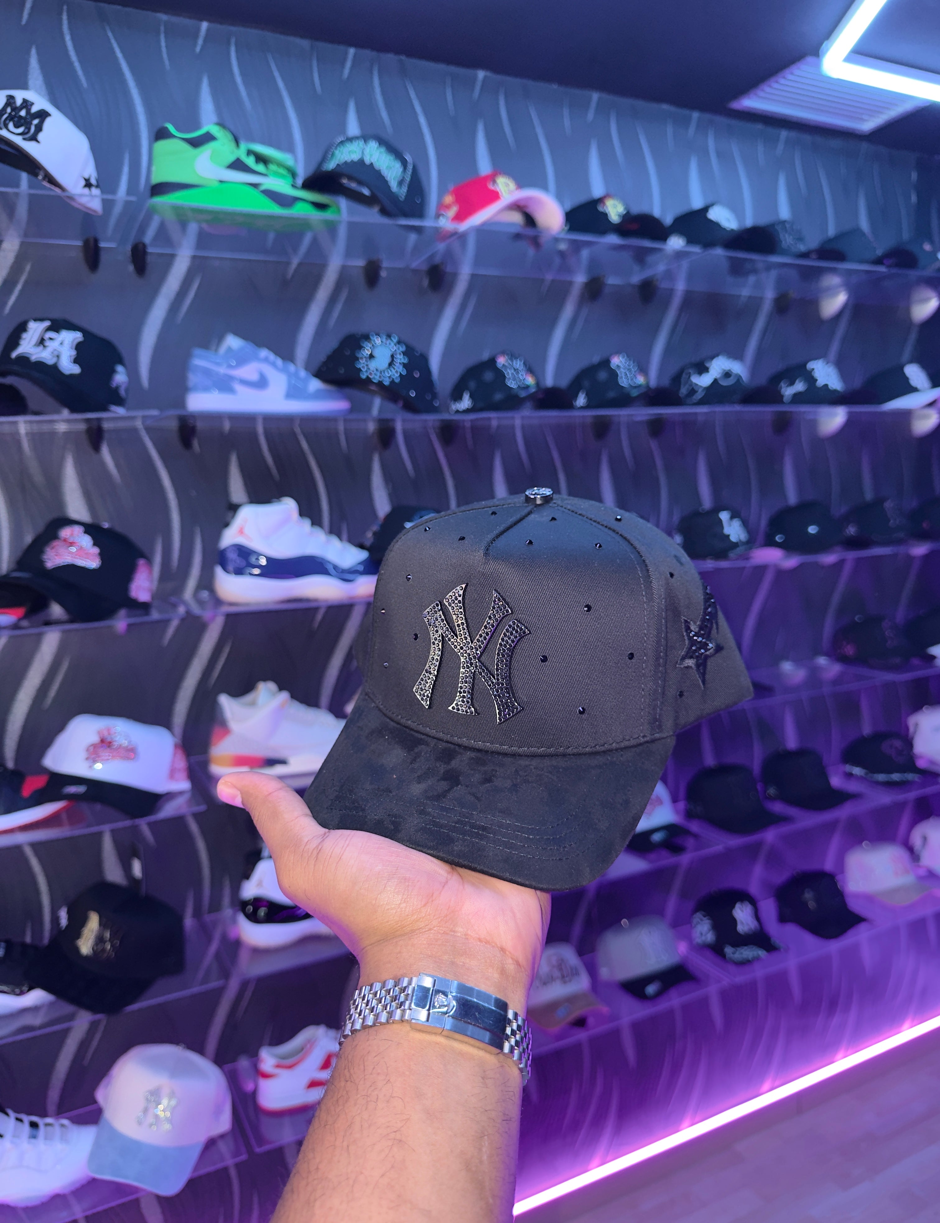 - CAPS “YANKEE BLACK 🖤”