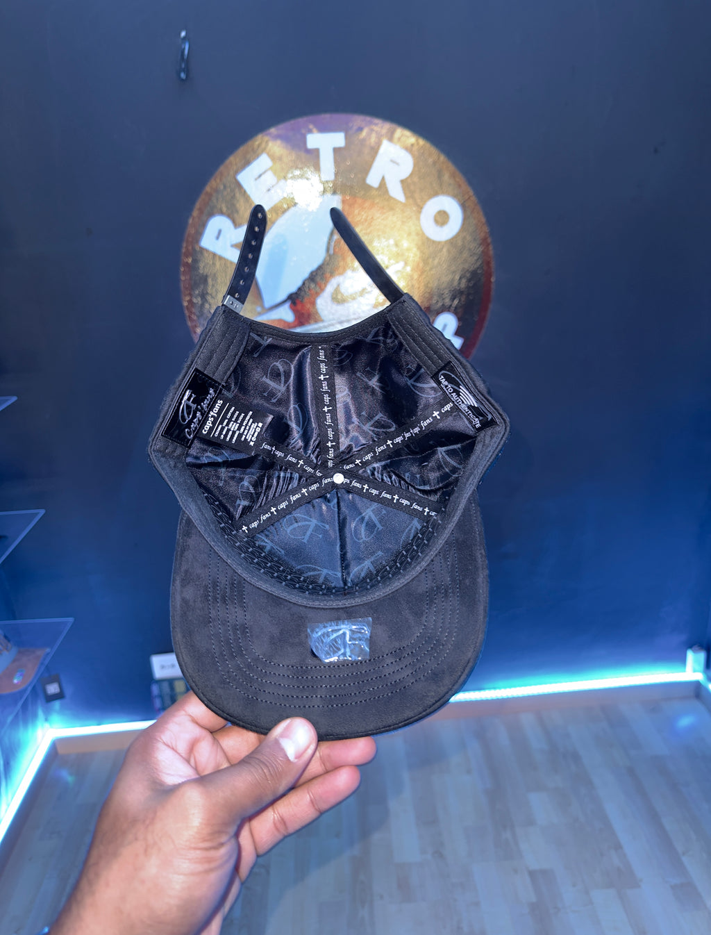 - CRUZ ✝️ CAPS 🖤