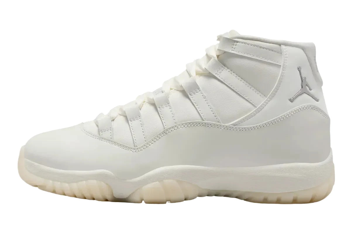 - JORDAN 11 RETRO PEARL WOMENS